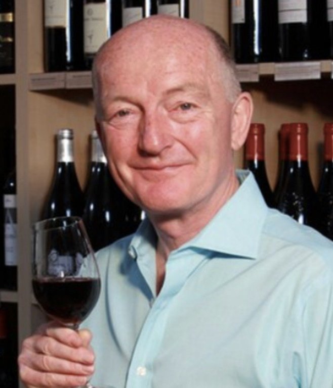 Oz Clarke Wine Critic Your personal wine professional Tastingbook